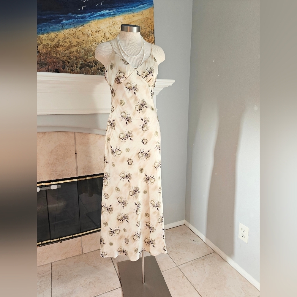 🌸 Elegant Floral Slip Dress